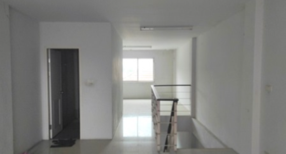 Gewerbefläche zum Kauf mit 1 Zimmer in Pluak Daeng, Rayong