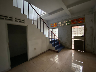 À vendre 2 chambres local commercial à Mueang Rayong, Rayong