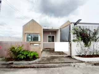Casa adosada en venta de 2 habitaciones en Pluak Daeng, Rayong