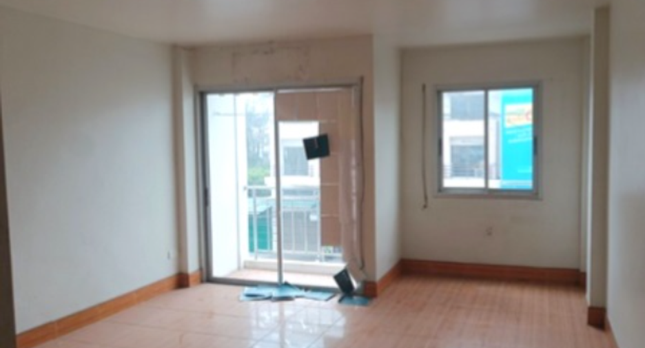 Gewerbefläche zum Kauf mit 2 Zimmer in Si Racha, Chonburi