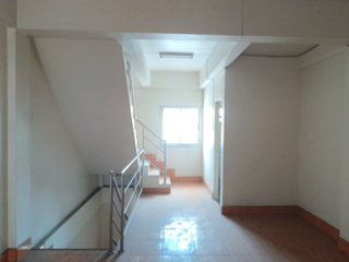 出售 2 卧室 商业空间 在 Si Racha, Chon Buri