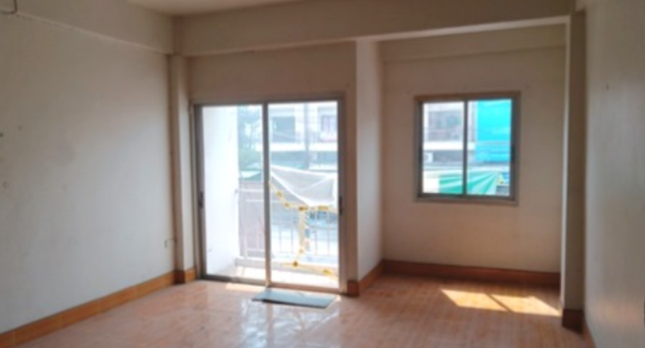 Gewerbefläche zum Kauf mit 2 Zimmer in Si Racha, Chonburi
