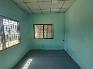 Casa adosada en venta de 3 habitaciones en Mueang Rayong, Rayong