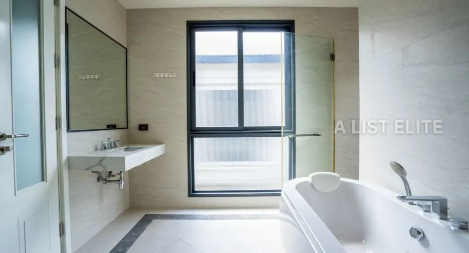 For rent 4 bedrooms house in Bang Lamung, Chonburi