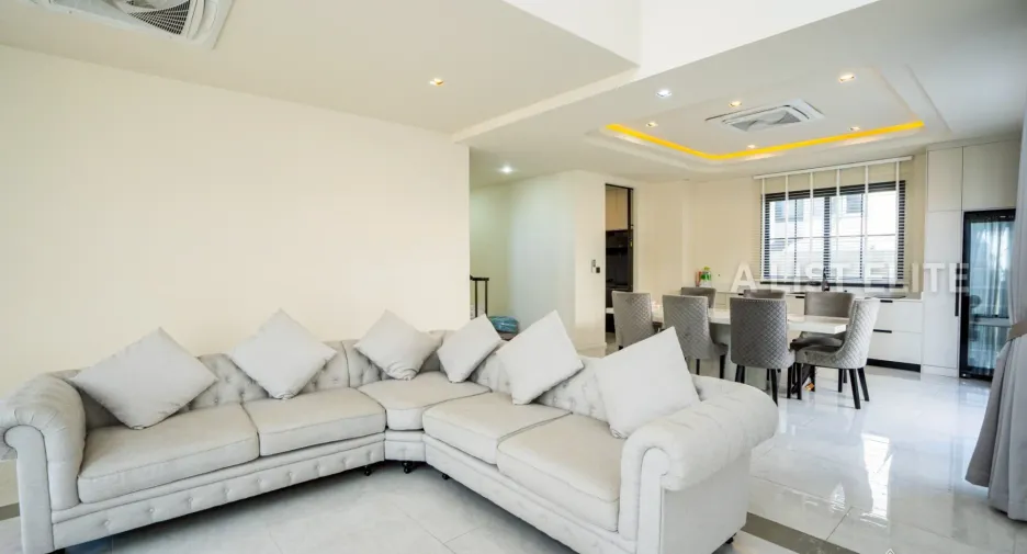 For rent 4 bedrooms house in Bang Lamung, Chonburi