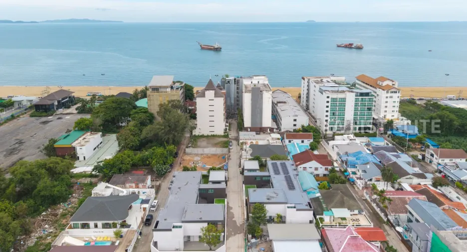 For rent 6 bedrooms house in Bang Lamung, Chonburi