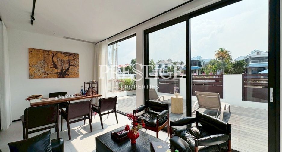 Casa en venta de 8 habitaciones en Sattahip, Chonburi