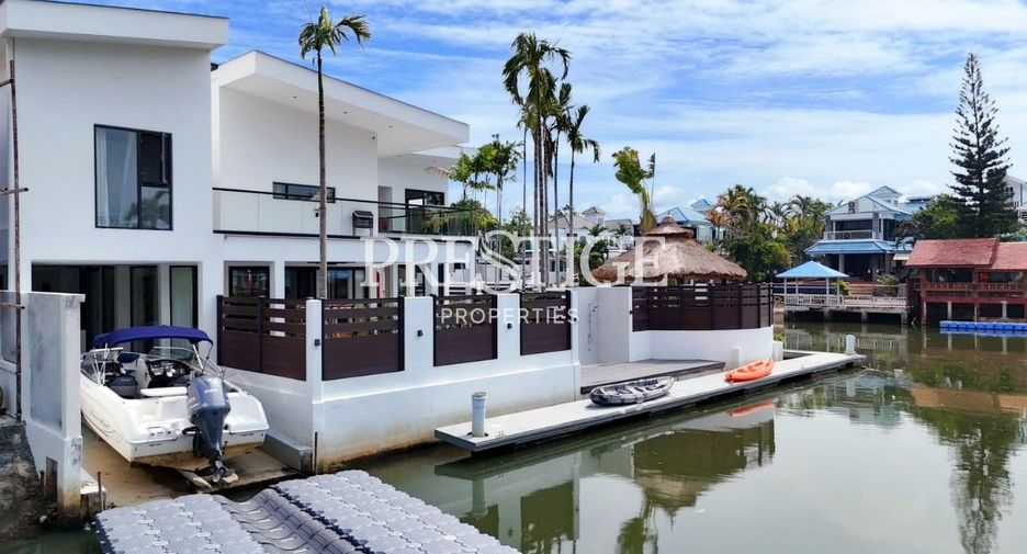 Casa en venta de 8 habitaciones en Sattahip, Chonburi