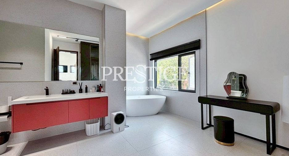 Casa en venta de 8 habitaciones en Sattahip, Chonburi