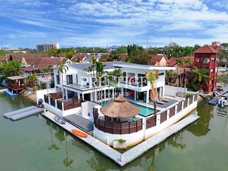 For sale 8 bedrooms house in Na Jomtien, Pattaya