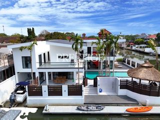 For sale 8 bedrooms house in Na Jomtien, Pattaya