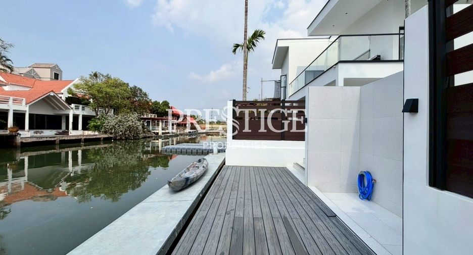 Casa en venta de 8 habitaciones en Sattahip, Chonburi