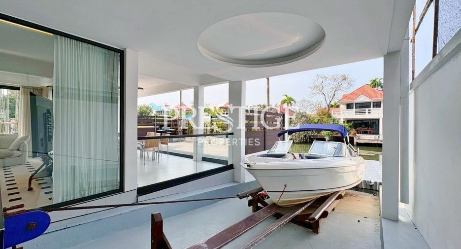 Casa en venta de 8 habitaciones en Sattahip, Chonburi