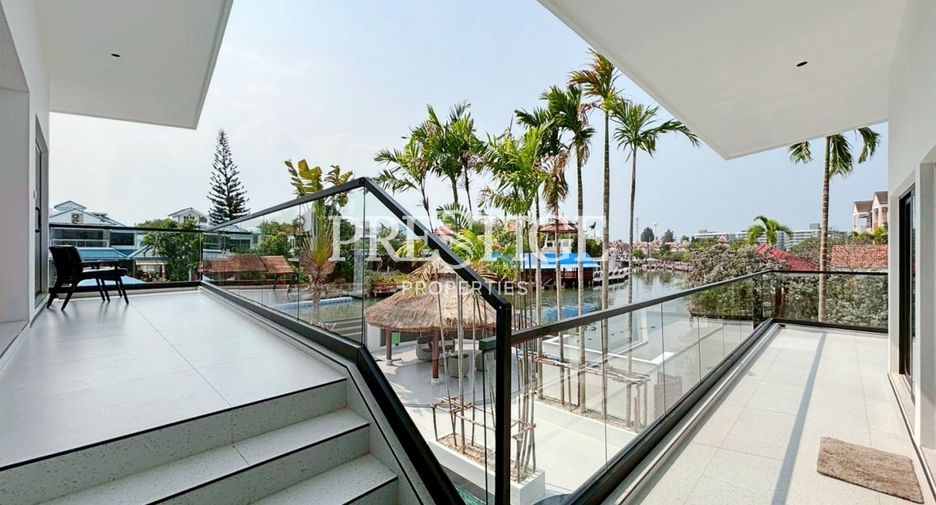 Casa en venta de 8 habitaciones en Sattahip, Chonburi