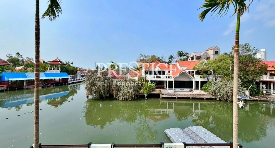 Casa en venta de 8 habitaciones en Sattahip, Chonburi
