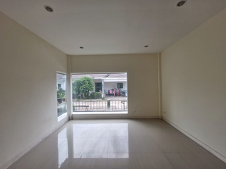 Haus zum Kauf mit 3 Zimmer in Pluak Daeng, Rayong