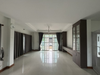 For sale 3 bedrooms house in Mueang Rayong, Rayong