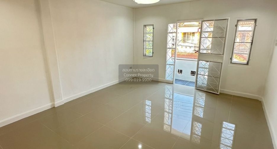 For sale 2 bedrooms townhouse in Khlong Sam Wa, Bangkok