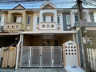 For sale 2 bedrooms townhouse in Khlong Sam Wa, Bangkok