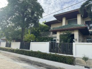 For sale 3 bedrooms house in Taling Chan, Bangkok