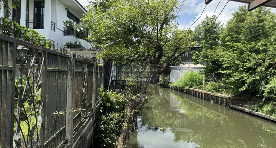 For sale 3 bedrooms house in Taling Chan, Bangkok