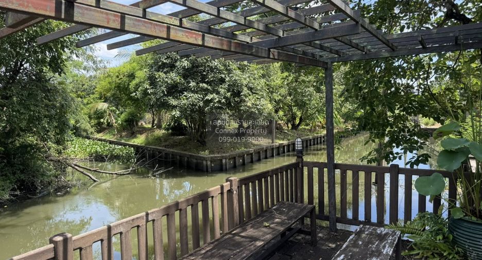For sale 3 bedrooms house in Taling Chan, Bangkok