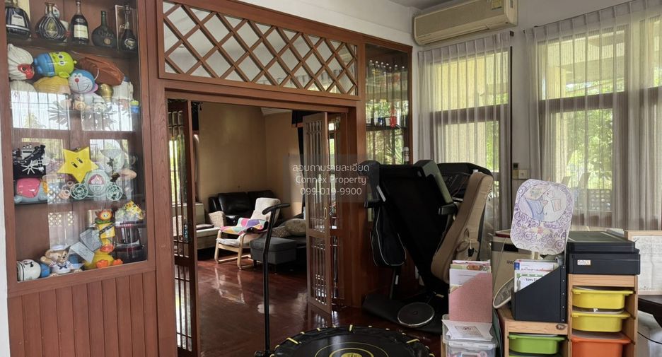 For sale 3 bedrooms house in Taling Chan, Bangkok
