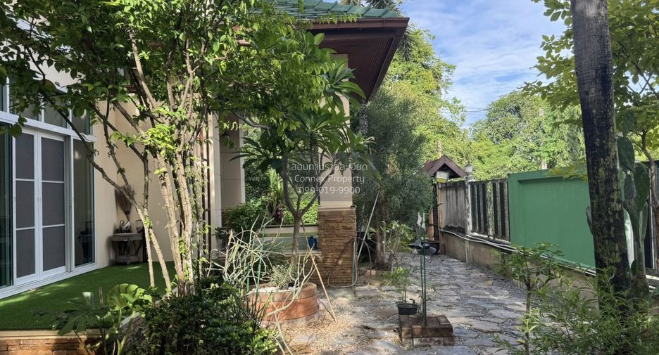 For sale 3 bedrooms house in Taling Chan, Bangkok