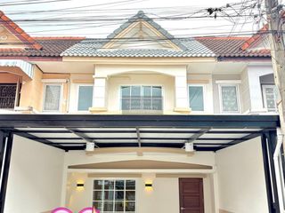 For sale 3 bedrooms townhouse in Khlong Sam Wa, Bangkok