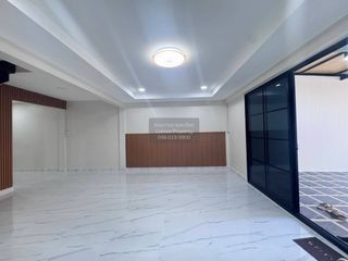 出售 3 卧室 联排别墅 在 Mueang Samut Prakan, Samut Prakan