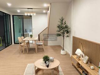 For sale 2 bedrooms townhouse in Wang Thonglang, Bangkok
