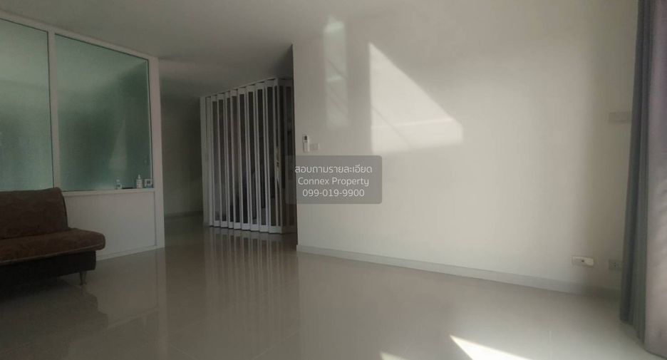 For sale 4 bedrooms house in Khlong Sam Wa, Bangkok