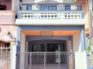 For sale 2 bedrooms townhouse in Khlong Sam Wa, Bangkok