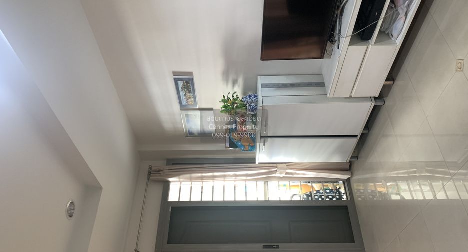 For sale 4 bedrooms townhouse in Suan Luang, Bangkok