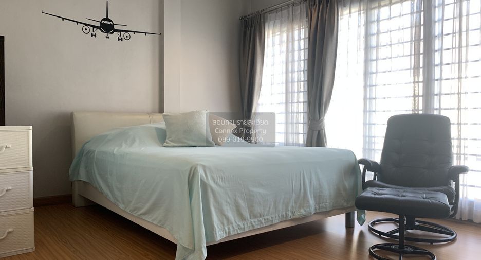 For sale 4 bedrooms townhouse in Suan Luang, Bangkok