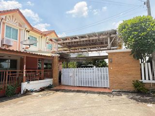 Casa adosada en venta de 3 habitaciones en Mueang Samut Prakan, Samut Prakan