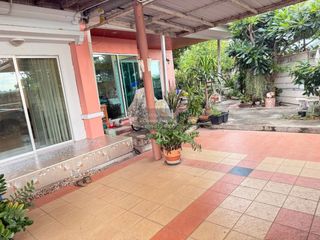 Casa adosada en venta de 3 habitaciones en Mueang Samut Prakan, Samut Prakan