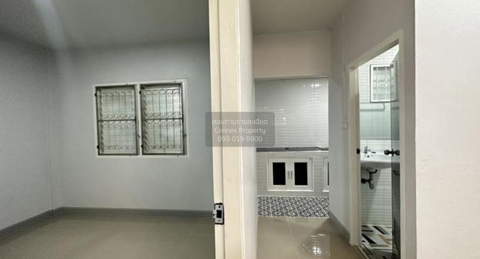 Casa adosada en venta de 2 habitaciones en Thanyaburi, Pathum Thani