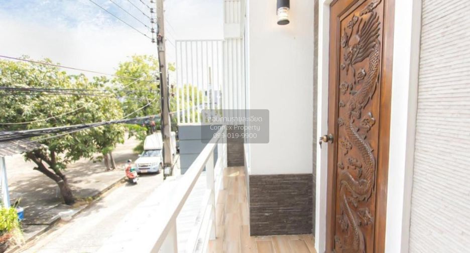 For sale 3 bedrooms townhouse in Lat Phrao, Bangkok