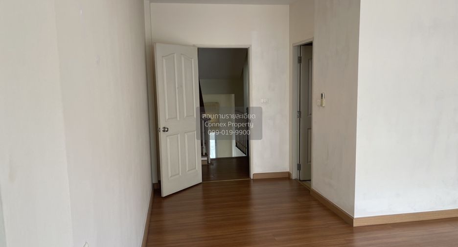 For sale 3 bedrooms townhouse in Suan Luang, Bangkok