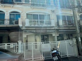 出售 3 卧室 联排别墅 在 Suan Luang, 曼谷