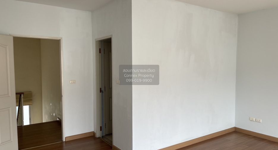 For sale 3 bedrooms townhouse in Suan Luang, Bangkok