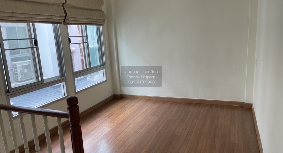 For sale 3 bedrooms townhouse in Suan Luang, Bangkok