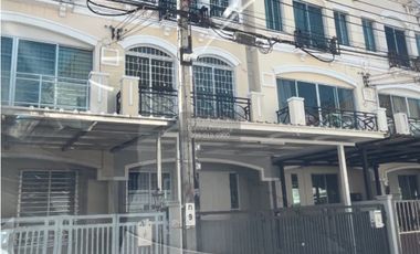 Продажа 3 спальни таунхаус в Суан Луанг, Бангкок