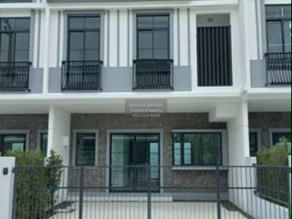 For sale 3 bedrooms townhouse in Bang Phli, Samut Prakan