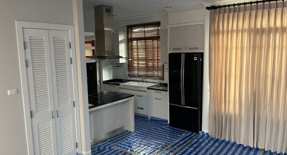 For sale 4 bedrooms house in Suan Luang, Bangkok