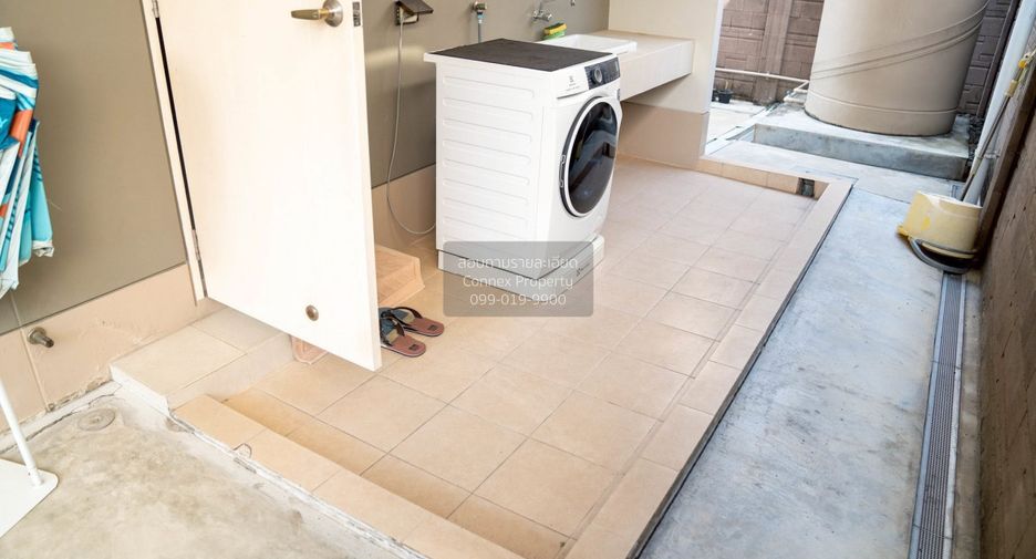 For sale 4 bedrooms house in Bangkok Noi, Bangkok