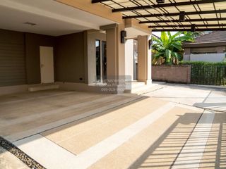For sale 4 bedrooms house in Bangkok Noi, Bangkok