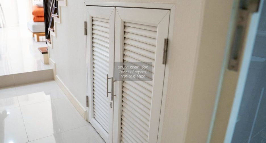 For sale 4 bedrooms house in Bangkok Noi, Bangkok