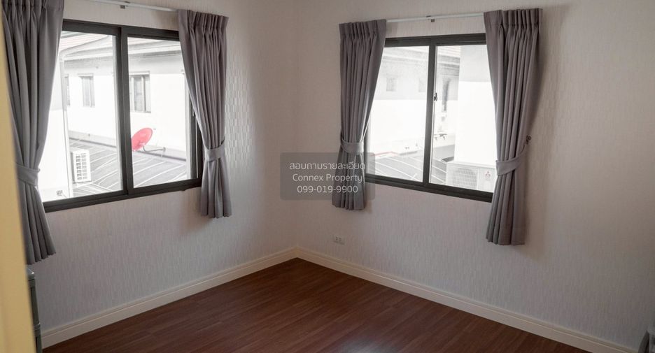 For sale 4 bedrooms house in Bangkok Noi, Bangkok